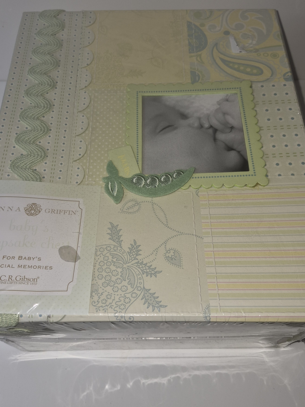 Anna Griffin light green and cream decorative baby keepsake box